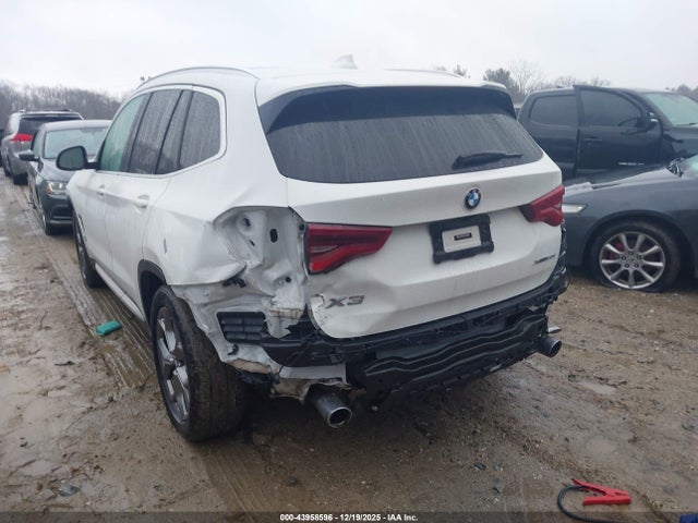 2021 BMW X3 5UXTY5C08M9F84455 Photo 2