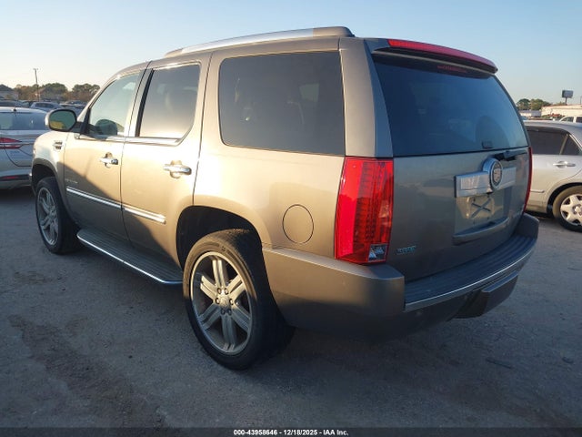 2012 CADILLAC ESCALADE 1GYS3BEF9CR307427 Photo 2