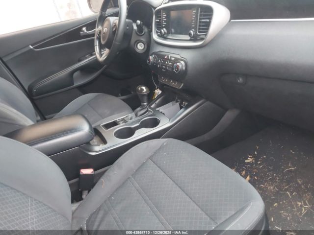 2018 KIA SORENTO 5XYPG4A30JG376199 Photo 4