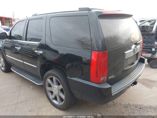 2011 CADILLAC ESCALADE 1GYS4BEF1BR327263 Photo 2