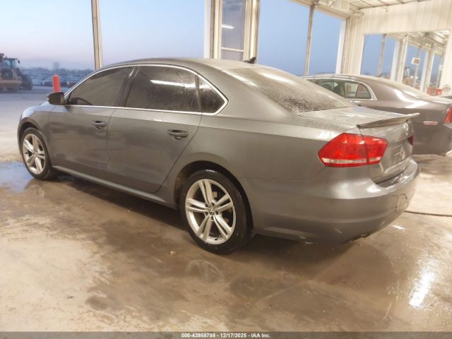 2015 VOLKSWAGEN PASSAT 1VWBV7A3XFC076292 Photo 2