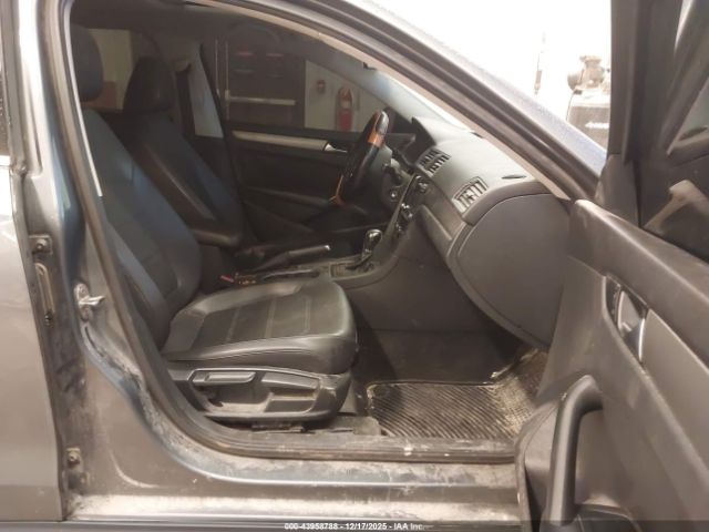 2015 VOLKSWAGEN PASSAT 1VWBV7A3XFC076292 Photo 4