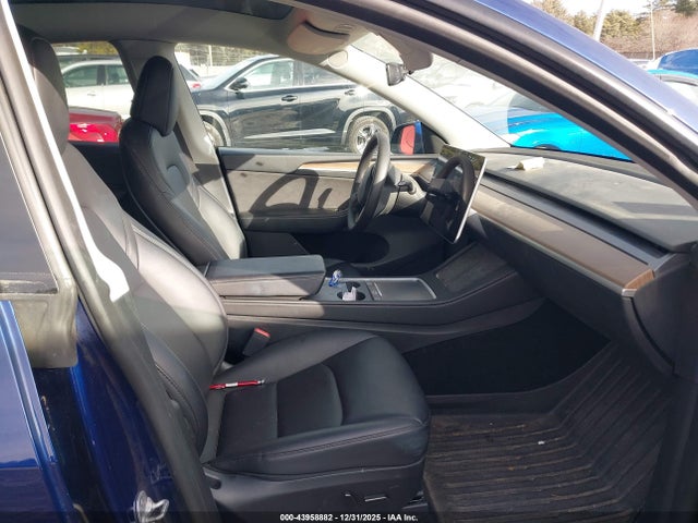 2023 TESLA MODEL Y 7SAYGDEE9PF758475 Photo 4