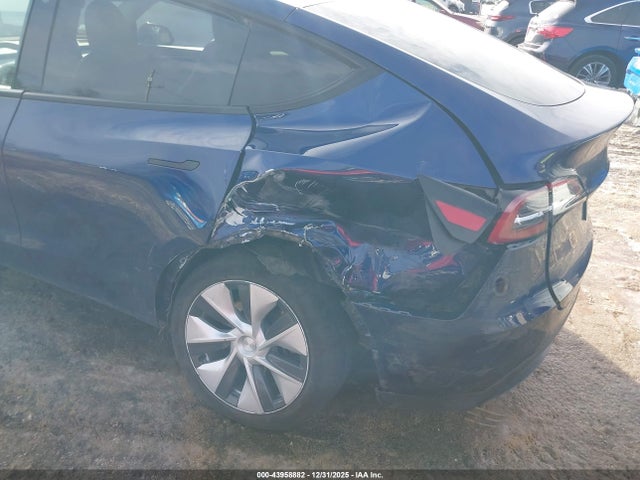 2023 TESLA MODEL Y 7SAYGDEE9PF758475 Photo 5