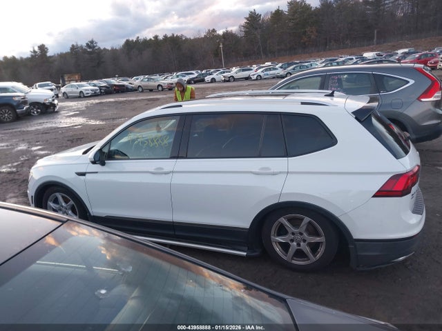 3VV2B7AX1JM006610 Volkswagen Tiguan 2.0t Se/2.0t Sel