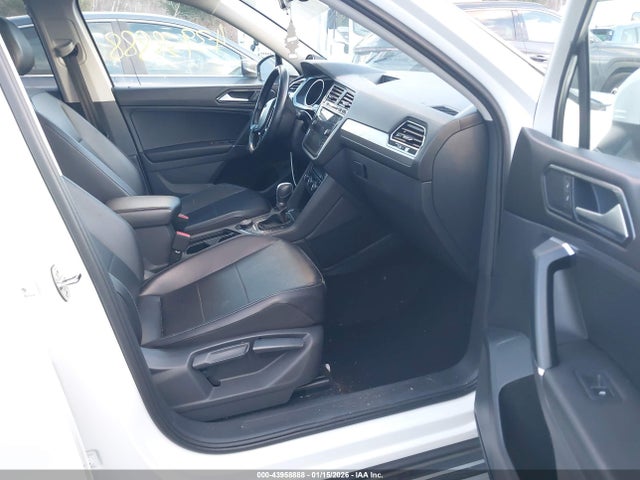 3VV2B7AX1JM006610 Volkswagen Tiguan 2.0t Se/2.0t Sel