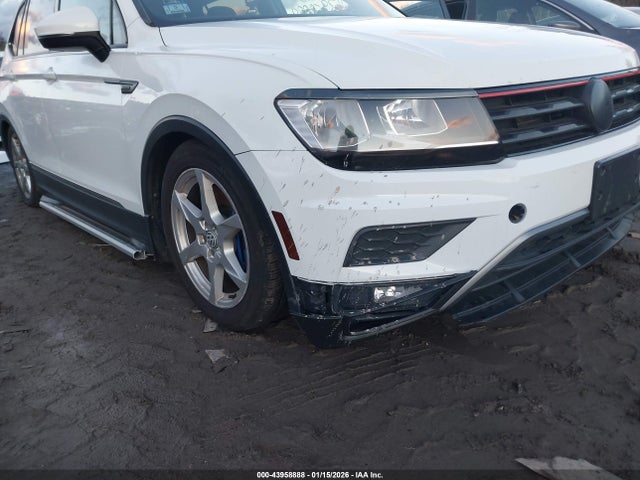 3VV2B7AX1JM006610 Volkswagen Tiguan 2.0t Se/2.0t Sel