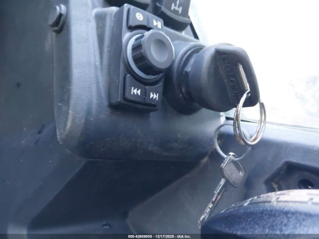 2022 POLARIS RZR 3NSS1E994NF592059 Photo 10