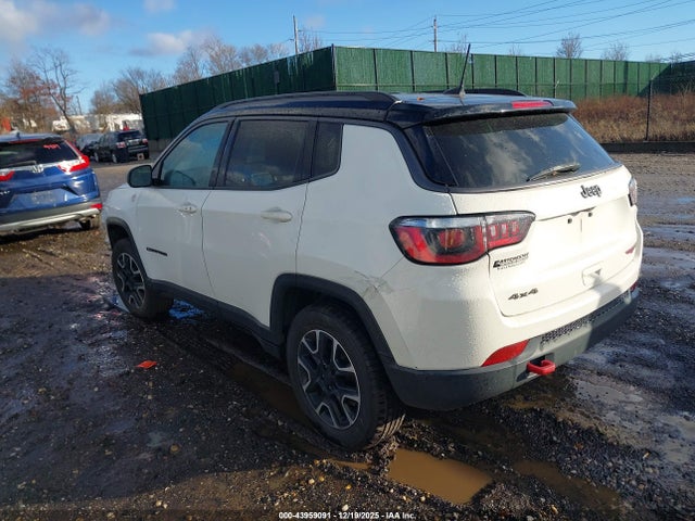 2019 JEEP COMPASS 3C4NJDDB9KT775862 Photo 2