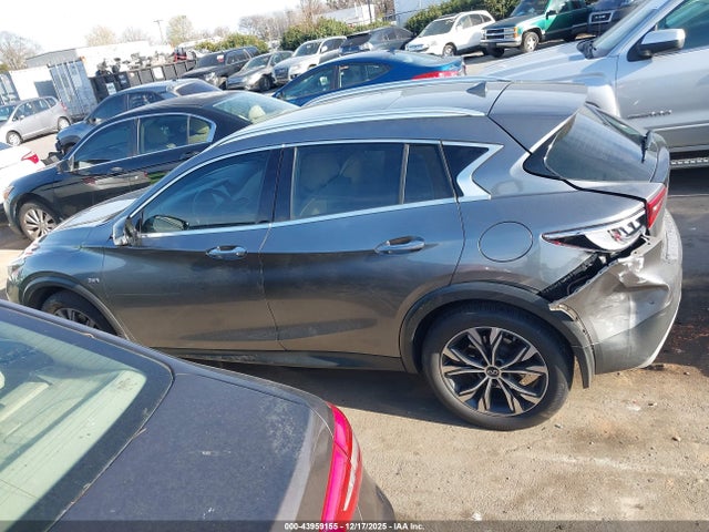 43959155 :رقم المزاد ، SJKCH5CR2JA057564 vin ، 2018 Infiniti Qx30 Premium مزاد بيع