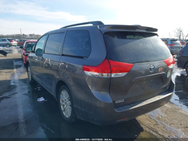 2014 TOYOTA SIENNA 5TDJK3DC9ES077541 Photo 2