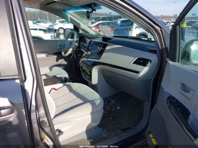 2014 TOYOTA SIENNA 5TDJK3DC9ES077541 Photo 4
