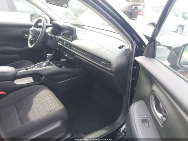 2023 HONDA HR-V 3CZRZ1H33PM708844 Photo 4