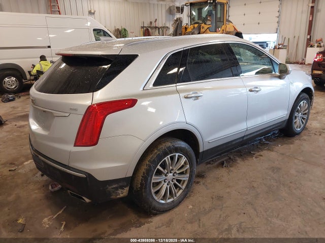 2018 CADILLAC XT5 1GYKNCRS0JZ246487 Photo 3
