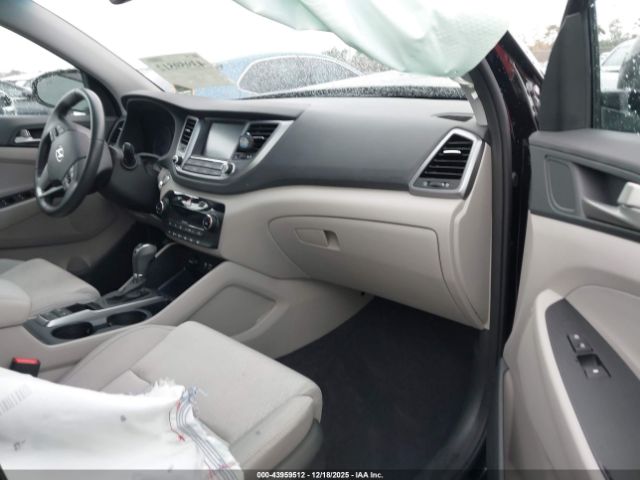 2018 HYUNDAI TUCSON KM8J33A24JU744879 Photo 4