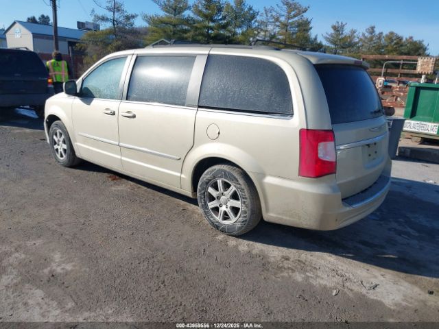 2011 CHRYSLER TOWN & COUNTRY 2A4RR5DG5BR635011 Photo 2
