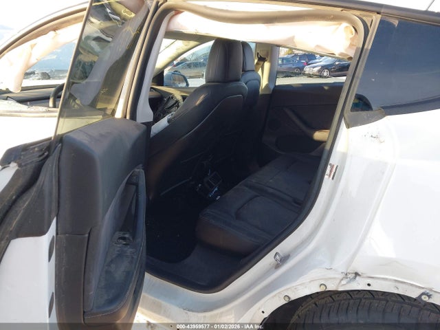 2020 TESLA MODEL Y 5YJYGDEE3LF017097 Photo 7