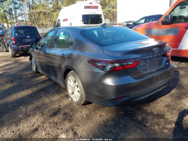 2021 TOYOTA CAMRY 4T1C11AK5MU604069 Photo 2