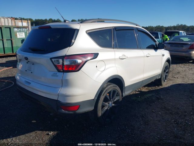 2017 FORD ESCAPE 1FMCU0G9XHUE43763 Photo 3