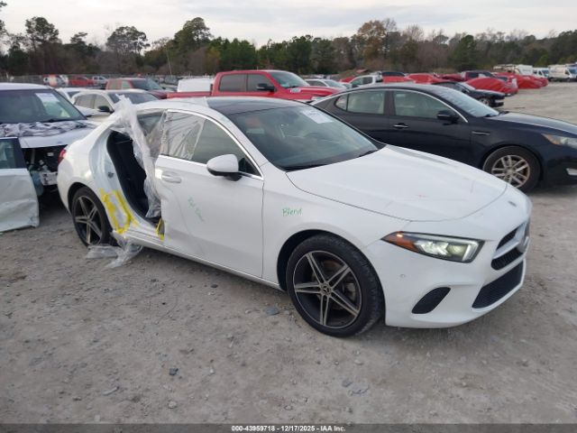 2022 MERCEDES-BENZ A 220 W1K3G4FB9NJ349058