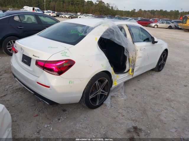 2022 MERCEDES-BENZ A 220 W1K3G4FB9NJ349058 Photo 3