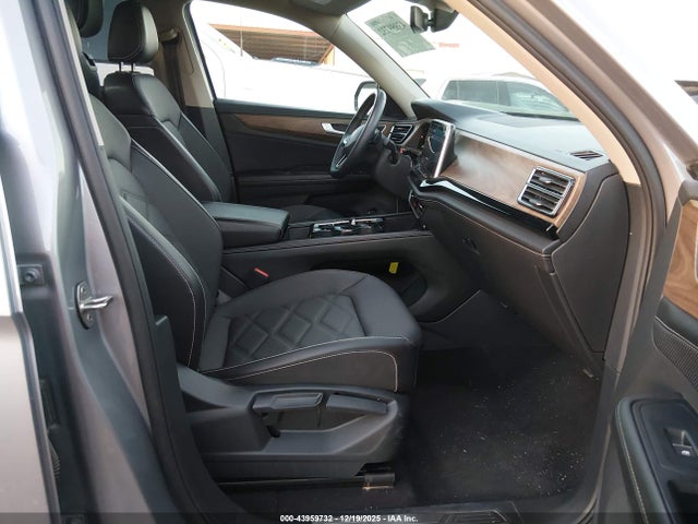 43959732 :رقم المزاد ، 1V2HR2CA6RC532419 vin ، 2024 Volkswagen Atlas 2.0t Se W/technology مزاد بيع