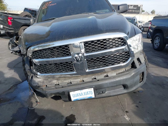 3C6JR6AT3KG722879 RAM 1500 Classic Tradesman 4x2 6&#039;4 Box