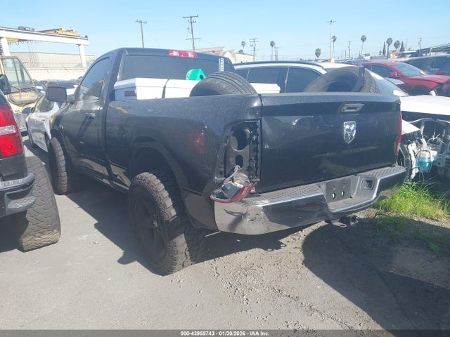 3C6JR6AT3KG722879 RAM 1500 Classic Tradesman 4x2 6&#039;4 Box