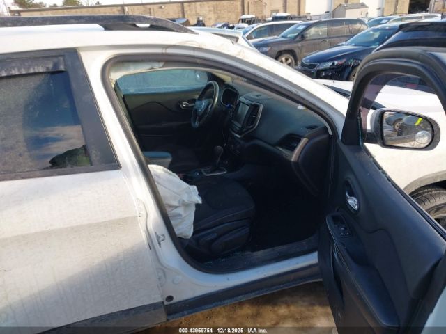 2016 JEEP CHEROKEE 1C4PJMCB4GW139992 Photo 4