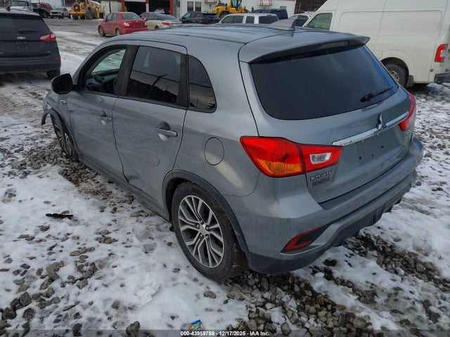2018 MITSUBISHI OUTLANDER SPORT JA4AR3AW1JZ002460 Photo 2