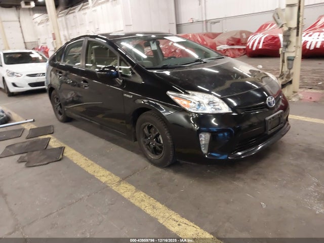 Toyota Prius Three 2014 JTDKN3DU1E1808710 головне зображення