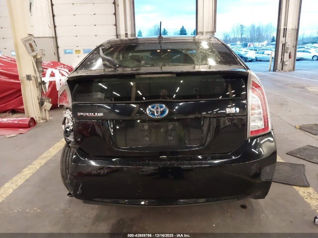 Toyota Prius Three 2014 JTDKN3DU1E1808710 Image 16