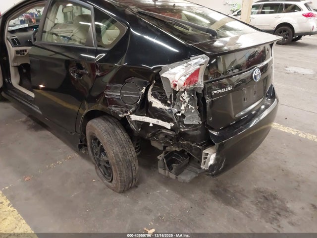 Toyota Prius Three 2014 JTDKN3DU1E1808710 Image 6