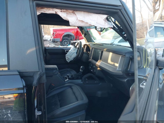 2025 FORD BRONCO 1FMEE8BP3SLB01644 Photo 4