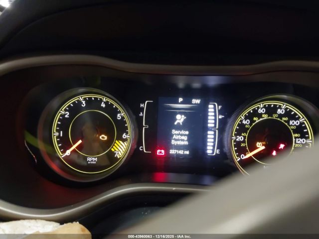 2015 JEEP CHEROKEE 1C4PJMCS8FW635117 Photo 6