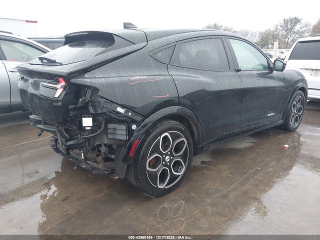 2022 FORD MUSTANG MACH-E 3FMTK4SEXNMA10879 Photo 3