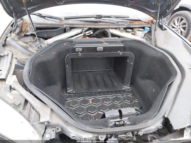 2014 TESLA MODEL S 5YJSA1H14EFP38336 Photo 9
