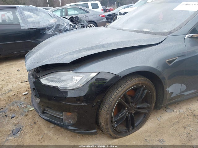 2014 TESLA MODEL S 5YJSA1H14EFP38336 Photo 5