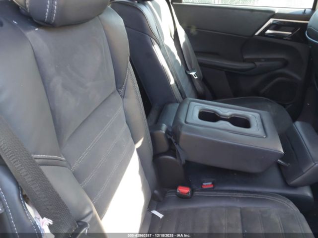 2023 MITSUBISHI OUTLANDER JA4J3UA82PZ030446 Photo 7