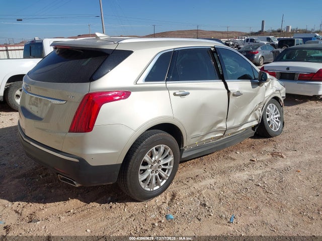 2017 CADILLAC XT5 1GYKNARS4HZ189788 Photo 3