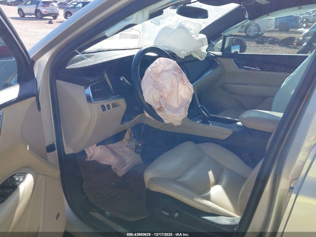 2017 CADILLAC XT5 1GYKNARS4HZ189788 Photo 4