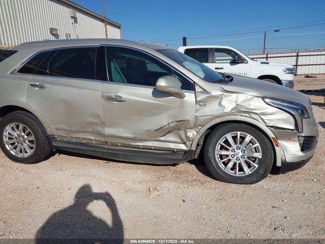 2017 CADILLAC XT5 1GYKNARS4HZ189788 Photo 5
