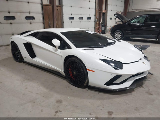 2017 LAMBORGHINI AVENTADOR ZHWUG4ZD4HLA06463 Photo 0