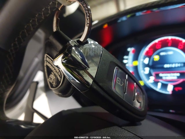 2017 LAMBORGHINI AVENTADOR ZHWUG4ZD4HLA06463 Photo 10