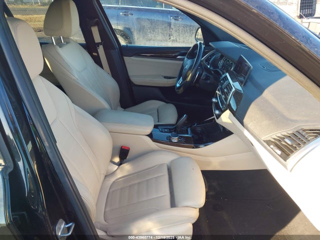 2018 BMW X3 5UXTR9C50JLD72342 Photo 4