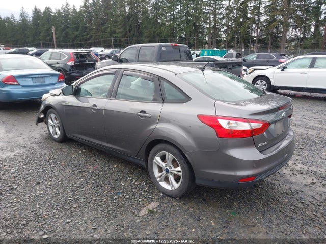 Ford FOCUS SE 2014 1FADP3F23EL414635 Image 3