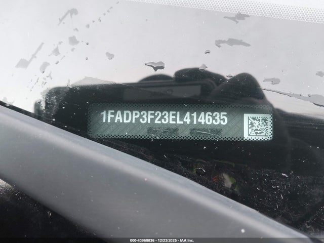 Ford FOCUS SE 2014 1FADP3F23EL414635 Image 9