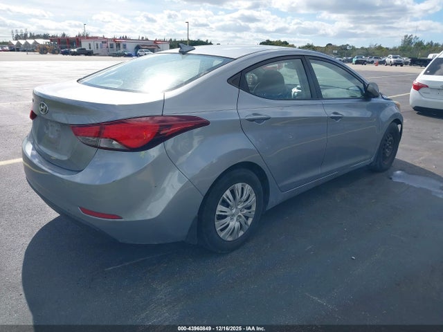 2016 HYUNDAI ELANTRA 5NPDH4AE5GH670166 Photo 3