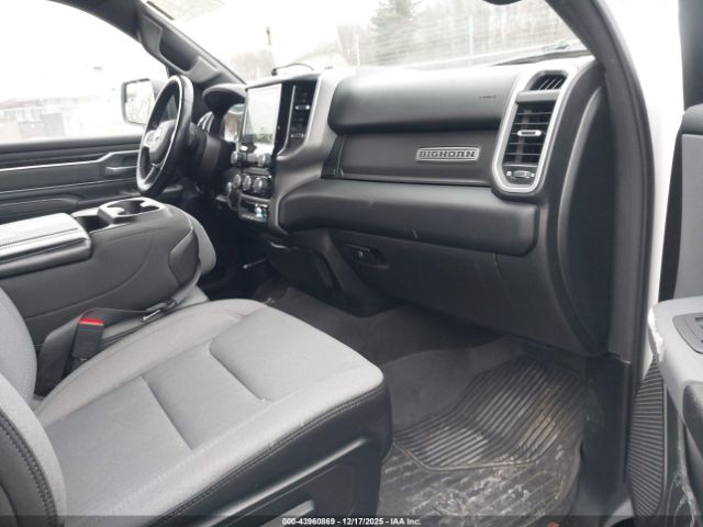 2022 RAM 1500 1C6SRFFT8NN428354 Photo 4