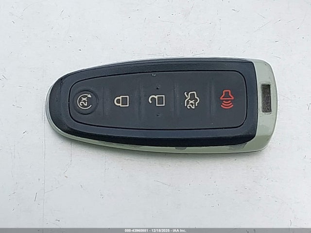 1FMCU0J94HUD37737 Ford Escape Titanium